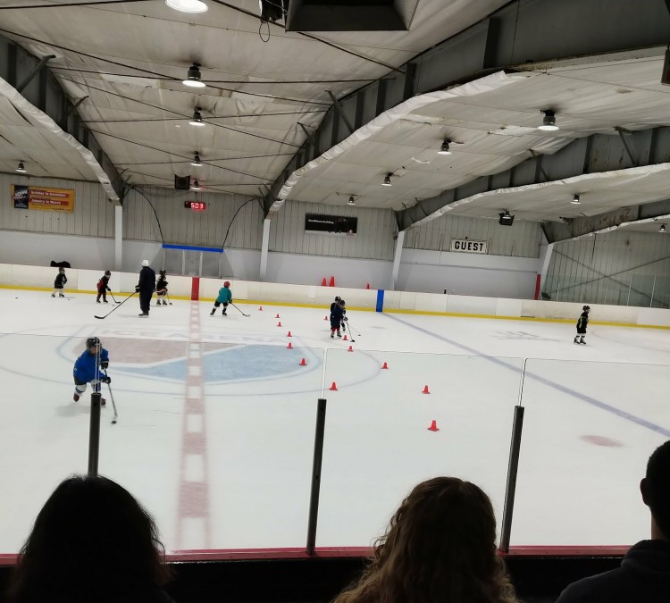 Downers Grove Icearena (Downers&nbspGrove,&nbspIL)